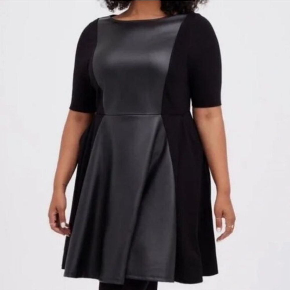 torrid

NWT Torrid Black Faux Leather Dress Skater Dress Luxe Ponte Coated Midi